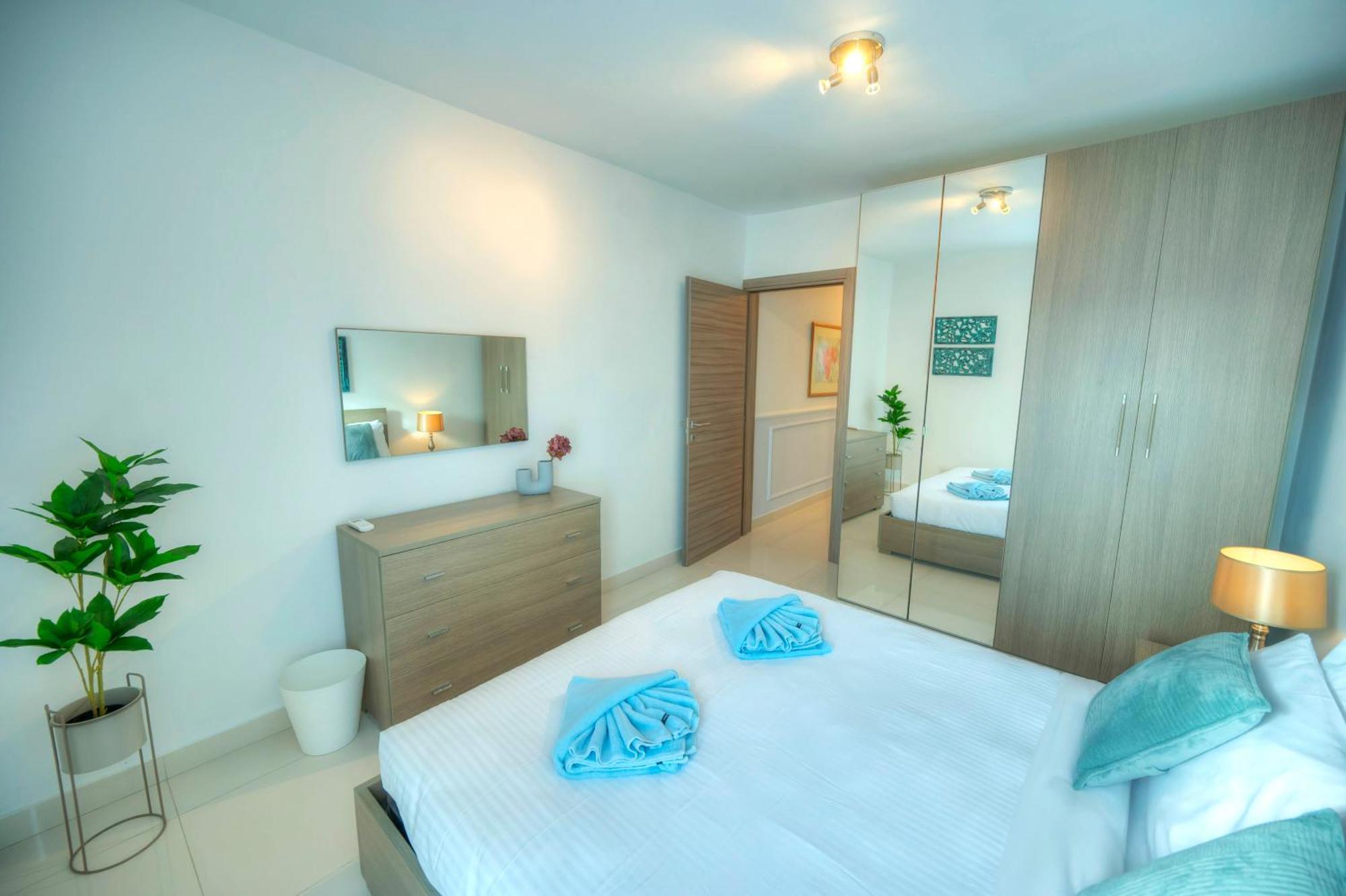 Modern, Large 3Bedroom, Spectacular Views Goslm-9 Sliema Esterno foto