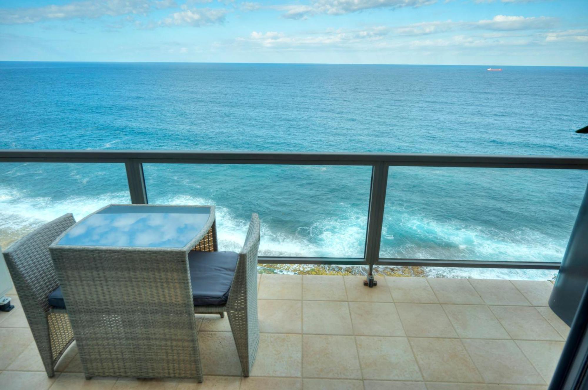Modern, Large 3Bedroom, Spectacular Views Goslm-9 Sliema Esterno foto
